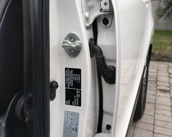 Белый Хендай их35, объемом двигателя 2 л и пробегом 234 тыс. км за 14950 $, фото 69 на Automoto.ua