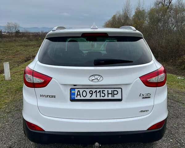 Білий Хендай іх35, об'ємом двигуна 2 л та пробігом 236 тис. км за 16000 $, фото 4 на Automoto.ua