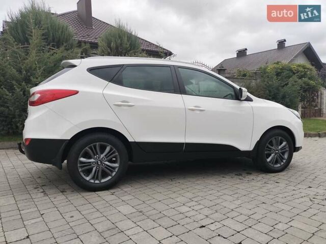 Белый Хендай их35, объемом двигателя 2 л и пробегом 234 тыс. км за 14950 $, фото 22 на Automoto.ua