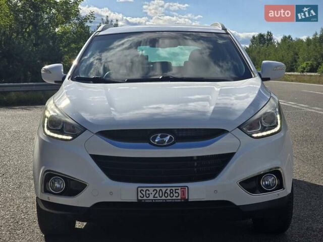 Белый Хендай их35, объемом двигателя 2 л и пробегом 200 тыс. км за 14999 $, фото 7 на Automoto.ua
