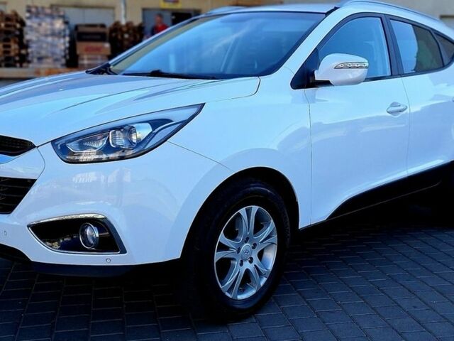 Белый Хендай их35, объемом двигателя 2 л и пробегом 200 тыс. км за 14800 $, фото 10 на Automoto.ua