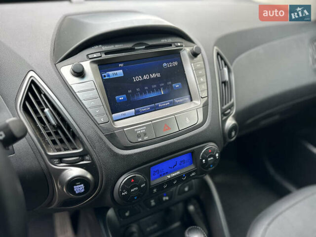 Белый Хендай их35, объемом двигателя 2 л и пробегом 193 тыс. км за 14850 $, фото 15 на Automoto.ua