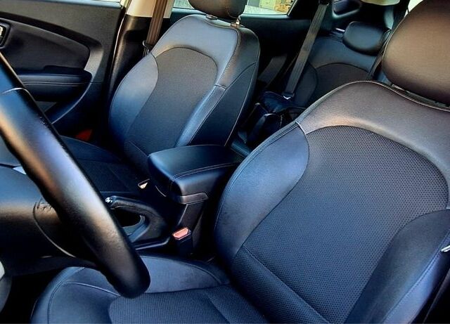 Белый Хендай их35, объемом двигателя 2 л и пробегом 200 тыс. км за 14800 $, фото 13 на Automoto.ua