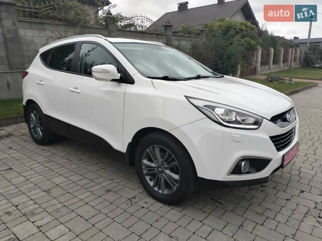 Белый Хендай их35, объемом двигателя 2 л и пробегом 234 тыс. км за 14950 $, фото 1 на Automoto.ua