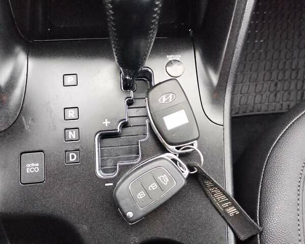 Белый Хендай их35, объемом двигателя 2 л и пробегом 234 тыс. км за 14950 $, фото 62 на Automoto.ua