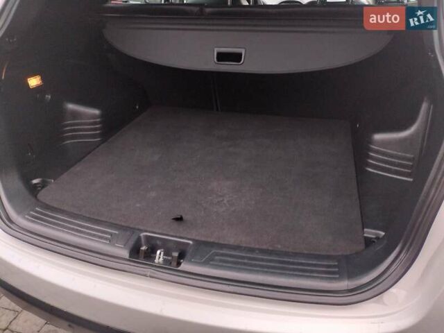 Белый Хендай их35, объемом двигателя 2 л и пробегом 234 тыс. км за 14950 $, фото 66 на Automoto.ua