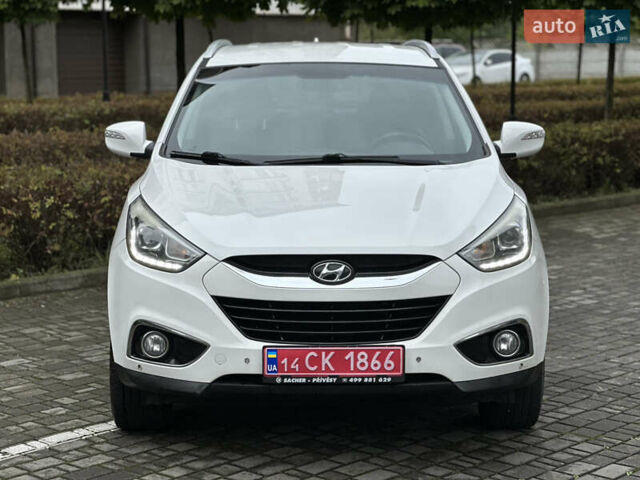 Белый Хендай их35, объемом двигателя 2 л и пробегом 193 тыс. км за 14850 $, фото 4 на Automoto.ua