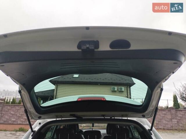 Белый Хендай их35, объемом двигателя 2 л и пробегом 234 тыс. км за 14950 $, фото 64 на Automoto.ua