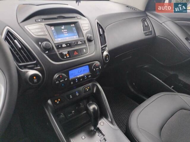 Белый Хендай их35, объемом двигателя 2 л и пробегом 234 тыс. км за 14950 $, фото 53 на Automoto.ua