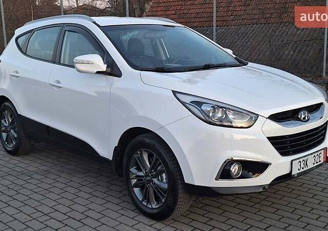 Белый Хендай их35, объемом двигателя 1.7 л и пробегом 188 тыс. км за 14500 $, фото 20 на Automoto.ua