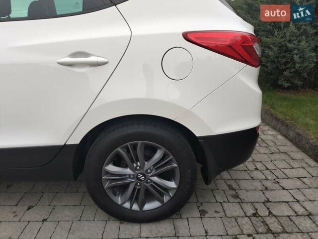 Белый Хендай их35, объемом двигателя 2 л и пробегом 234 тыс. км за 14950 $, фото 32 на Automoto.ua