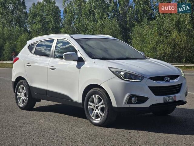 Белый Хендай их35, объемом двигателя 2 л и пробегом 200 тыс. км за 14999 $, фото 18 на Automoto.ua