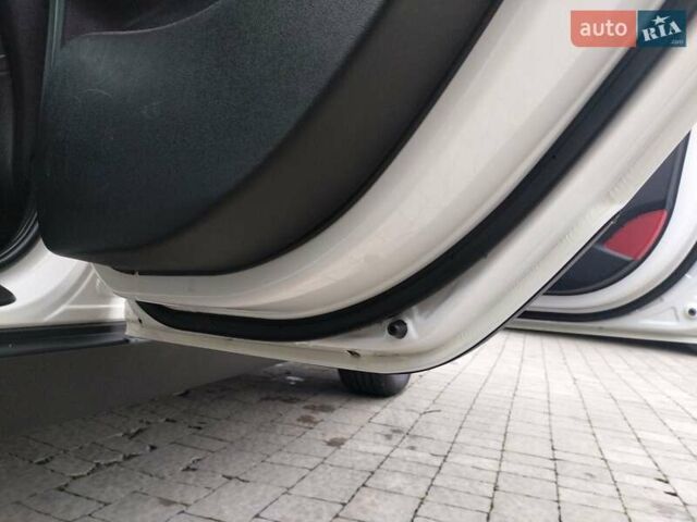 Белый Хендай их35, объемом двигателя 2 л и пробегом 234 тыс. км за 14950 $, фото 68 на Automoto.ua