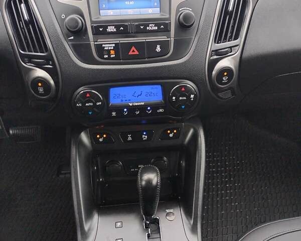 Белый Хендай их35, объемом двигателя 2 л и пробегом 234 тыс. км за 14950 $, фото 52 на Automoto.ua