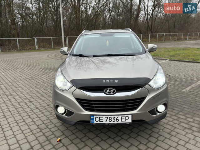 Бежевый Хендай их35, объемом двигателя 2 л и пробегом 220 тыс. км за 11700 $, фото 1 на Automoto.ua