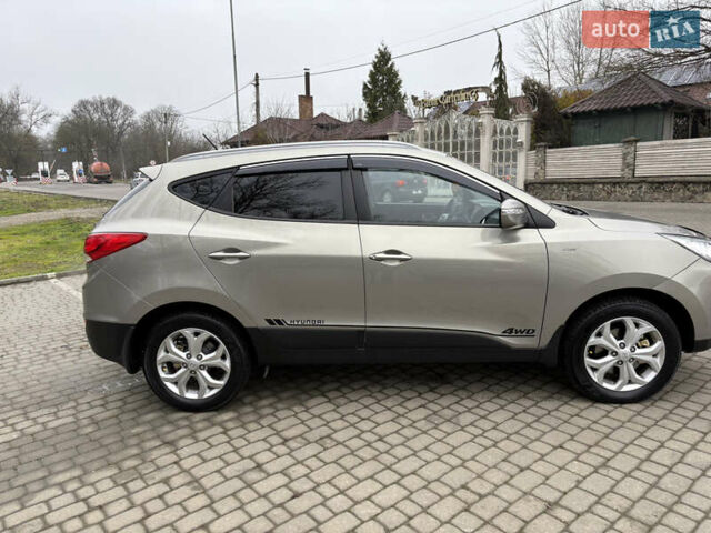 Бежевый Хендай их35, объемом двигателя 2 л и пробегом 220 тыс. км за 11700 $, фото 4 на Automoto.ua