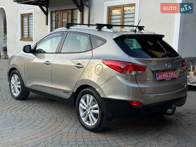 Бежевый Хендай их35, объемом двигателя 2 л и пробегом 147 тыс. км за 11800 $, фото 28 на Automoto.ua
