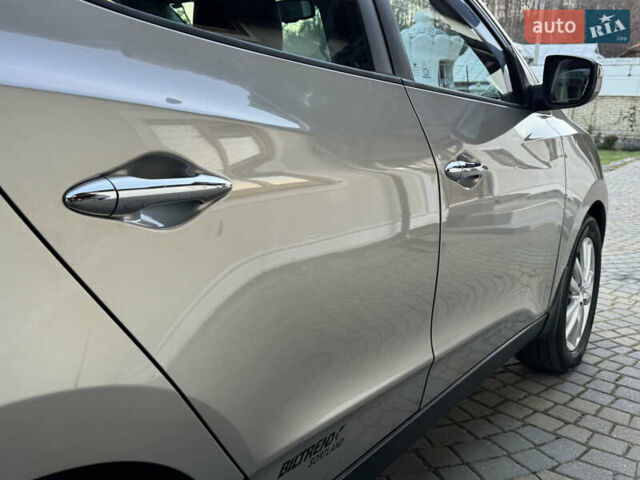 Бежевый Хендай их35, объемом двигателя 2 л и пробегом 147 тыс. км за 11800 $, фото 52 на Automoto.ua