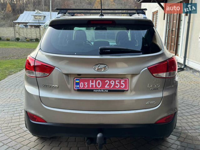 Бежевый Хендай их35, объемом двигателя 2 л и пробегом 147 тыс. км за 11800 $, фото 30 на Automoto.ua