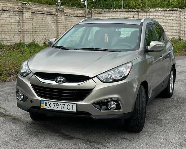 Бежевий Хендай іх35, об'ємом двигуна 0 л та пробігом 107 тис. км за 10100 $, фото 17 на Automoto.ua