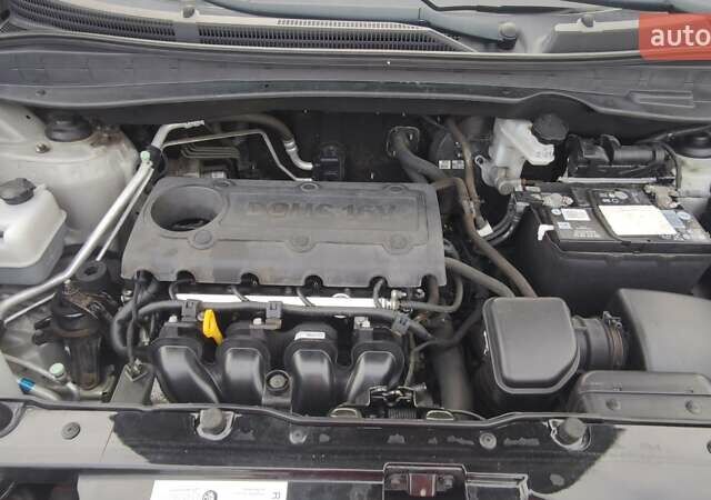 Бежевый Хендай их35, объемом двигателя 2 л и пробегом 200 тыс. км за 10990 $, фото 27 на Automoto.ua