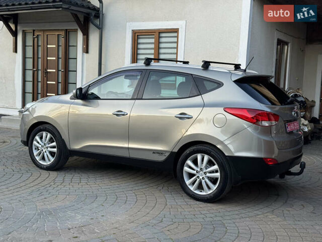 Бежевый Хендай их35, объемом двигателя 2 л и пробегом 147 тыс. км за 11800 $, фото 27 на Automoto.ua