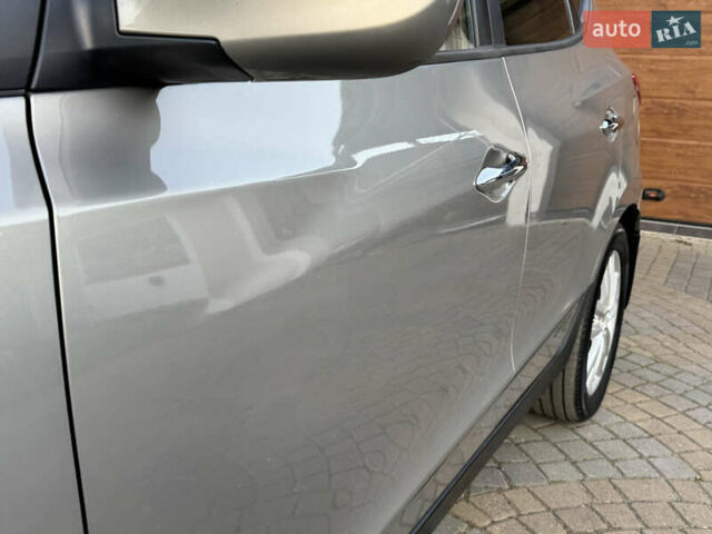 Бежевый Хендай их35, объемом двигателя 2 л и пробегом 147 тыс. км за 11800 $, фото 46 на Automoto.ua