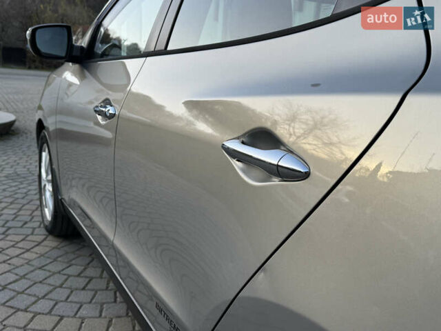 Бежевый Хендай их35, объемом двигателя 2 л и пробегом 147 тыс. км за 11800 $, фото 48 на Automoto.ua