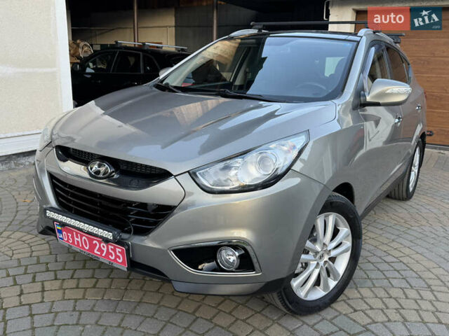 Бежевый Хендай их35, объемом двигателя 2 л и пробегом 147 тыс. км за 11800 $, фото 5 на Automoto.ua