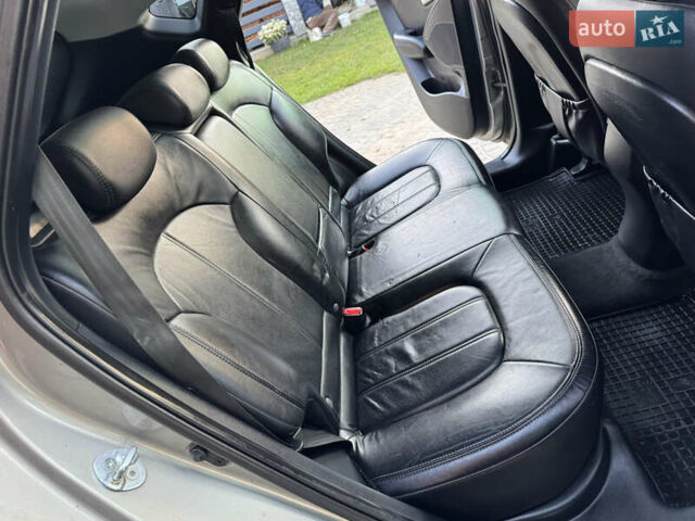 Бежевый Хендай их35, объемом двигателя 2 л и пробегом 147 тыс. км за 11800 $, фото 20 на Automoto.ua