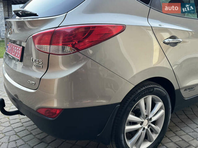 Бежевый Хендай их35, объемом двигателя 2 л и пробегом 147 тыс. км за 11800 $, фото 37 на Automoto.ua