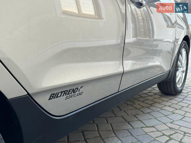 Бежевый Хендай их35, объемом двигателя 2 л и пробегом 147 тыс. км за 11800 $, фото 53 на Automoto.ua