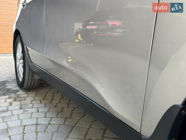 Бежевый Хендай их35, объемом двигателя 2 л и пробегом 147 тыс. км за 11800 $, фото 56 на Automoto.ua