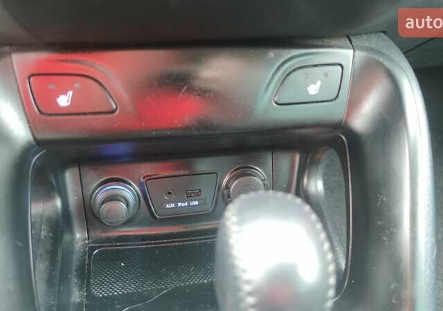 Бежевый Хендай их35, объемом двигателя 2 л и пробегом 200 тыс. км за 10990 $, фото 25 на Automoto.ua