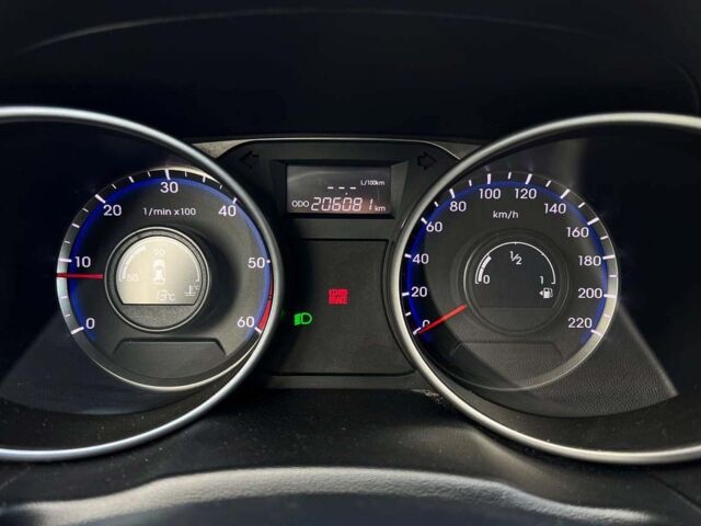 Черный Хендай их35, объемом двигателя 2 л и пробегом 207 тыс. км за 11300 $, фото 11 на Automoto.ua