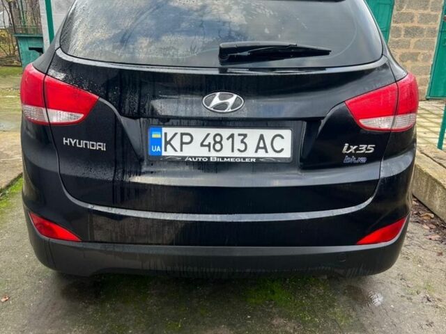 Черный Хендай их35, объемом двигателя 1.7 л и пробегом 205 тыс. км за 12900 $, фото 3 на Automoto.ua