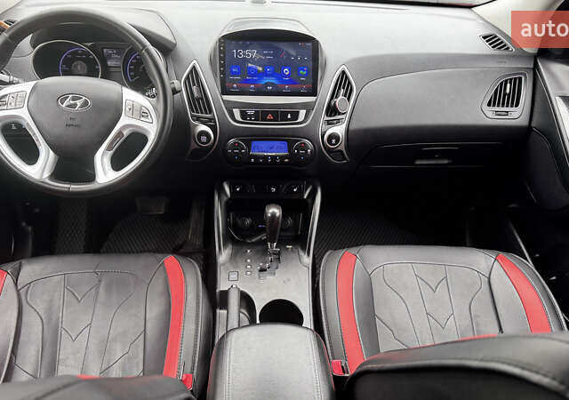 Черный Хендай их35, объемом двигателя 2 л и пробегом 178 тыс. км за 12350 $, фото 11 на Automoto.ua