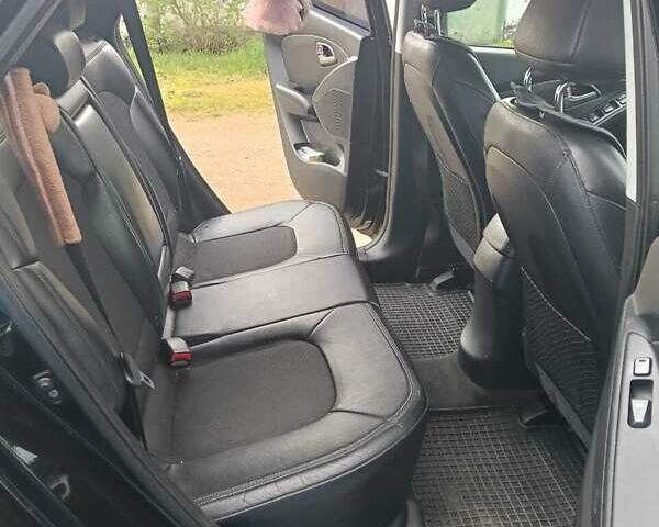 Черный Хендай их35, объемом двигателя 2 л и пробегом 190 тыс. км за 12800 $, фото 8 на Automoto.ua