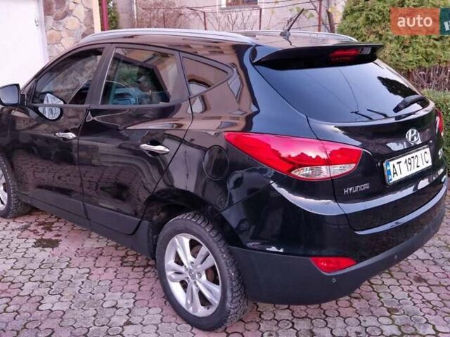 Черный Хендай их35, объемом двигателя 2 л и пробегом 264 тыс. км за 11900 $, фото 2 на Automoto.ua