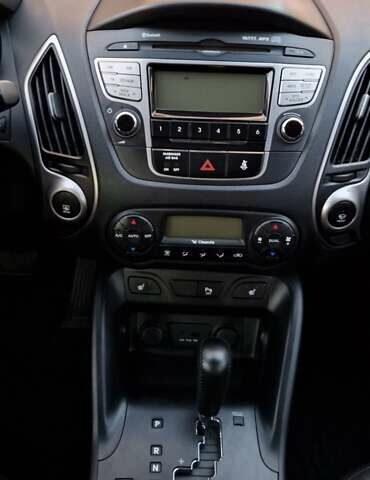 Черный Хендай их35, объемом двигателя 2 л и пробегом 264 тыс. км за 11900 $, фото 10 на Automoto.ua