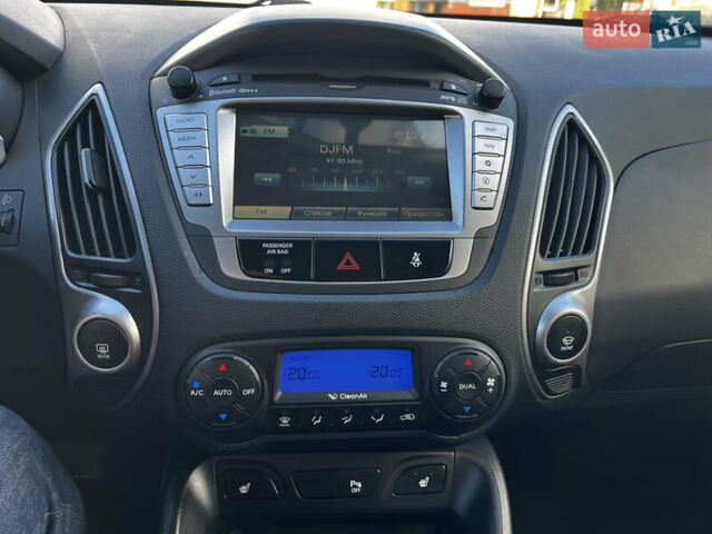 Черный Хендай их35, объемом двигателя 2 л и пробегом 225 тыс. км за 12999 $, фото 25 на Automoto.ua