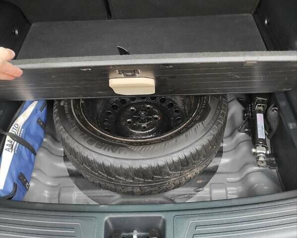 Черный Хендай их35, объемом двигателя 2 л и пробегом 249 тыс. км за 11900 $, фото 33 на Automoto.ua