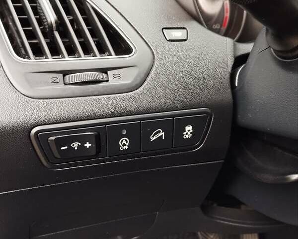 Черный Хендай их35, объемом двигателя 1.69 л и пробегом 250 тыс. км за 11888 $, фото 23 на Automoto.ua