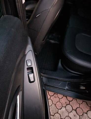 Черный Хендай их35, объемом двигателя 2 л и пробегом 264 тыс. км за 11900 $, фото 6 на Automoto.ua