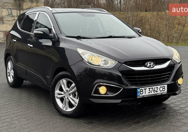 Черный Хендай их35, объемом двигателя 2 л и пробегом 178 тыс. км за 12350 $, фото 19 на Automoto.ua