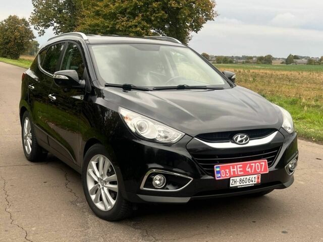 Черный Хендай их35, объемом двигателя 2 л и пробегом 233 тыс. км за 13500 $, фото 3 на Automoto.ua