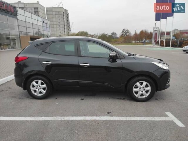 Черный Хендай их35, объемом двигателя 2 л и пробегом 249 тыс. км за 11900 $, фото 10 на Automoto.ua