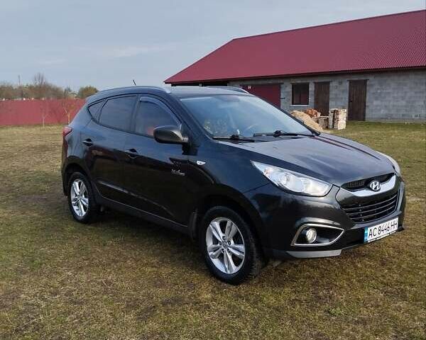 Черный Хендай их35, объемом двигателя 1.69 л и пробегом 250 тыс. км за 11888 $, фото 3 на Automoto.ua