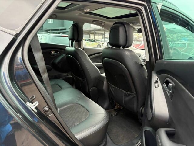 Чорний Хендай іх35, об'ємом двигуна 2 л та пробігом 141 тис. км за 4000 $, фото 10 на Automoto.ua