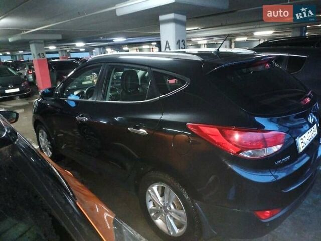 Черный Хендай их35, объемом двигателя 2 л и пробегом 200 тыс. км за 10700 $, фото 5 на Automoto.ua